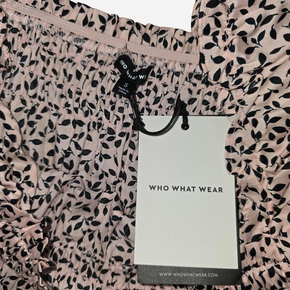 What not to wear pink and black floral off?The shoulder top size small‎ - Picture 3 of 5